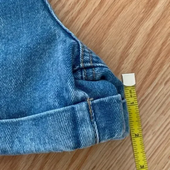 American Eagle Mom Denim Jean Shorts Medium Wash Size 8 Pleated Classic 90's - Picture 7 of 8